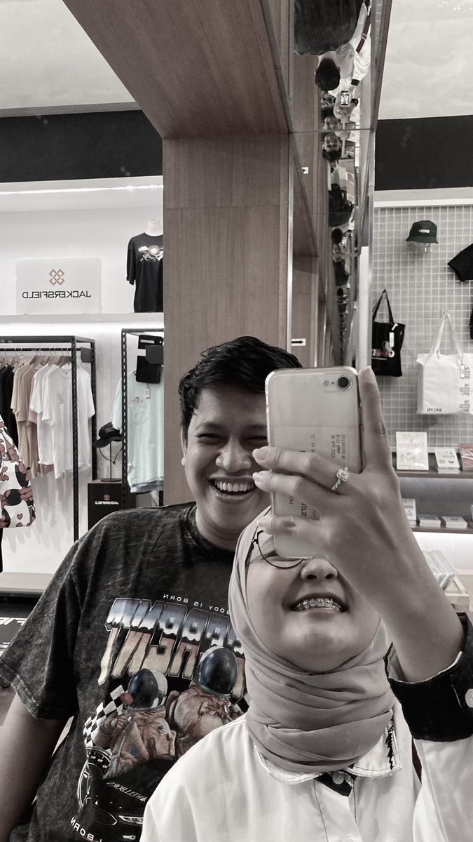 aristralala's tweet photo. Ga tau lagi dia ini pake pelet apa sebenernya. https://t.co/XQMfUG1VSd