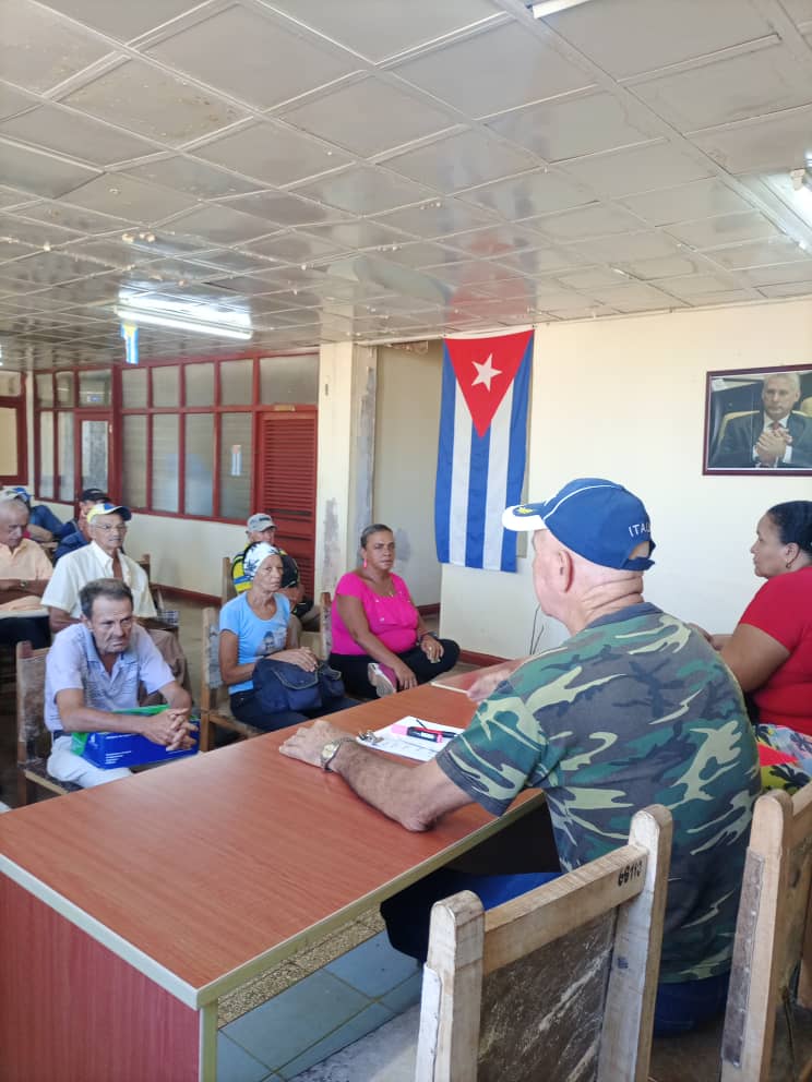 En la mañana de hoy se realizó encuentro con los Jubilados de Pinares S.A en el salón del Sindicado,   en saludo al  Décimo Aniversario de la creación del Sindicato Nacional  de Trabajadores de Energía y Minas (SNTEM).
#10AniversarioSNTEM