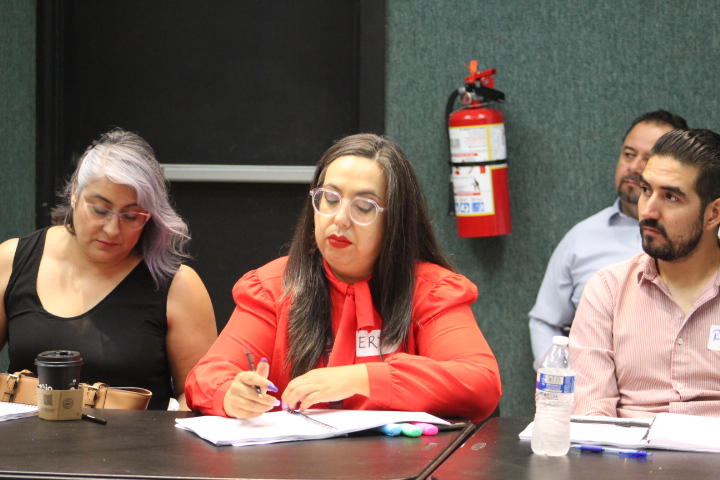Con la finalidad de mantener una capacitación y actualización continuas, y así ofrecer una mejor atención a la ciudadanía juarense, asistimos al curso "Diseño y evaluación de proyectos de inversión pública", impartido por el maestro Cuauhtémoc Sánchez Osio, egresado de Harvard.