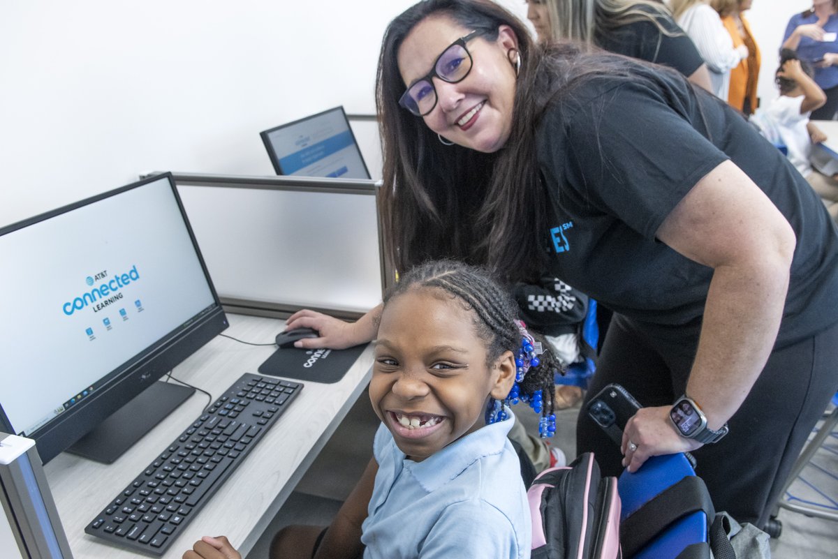 We're furthering our commitment to help bridge the #DigitalDivide with the launch of a Connected Learning Center in @OYCMiami. Equipped with digital tools & resources, this center will keep students & families connected to learning opportunities. attconnects.com/att-opens-conn…