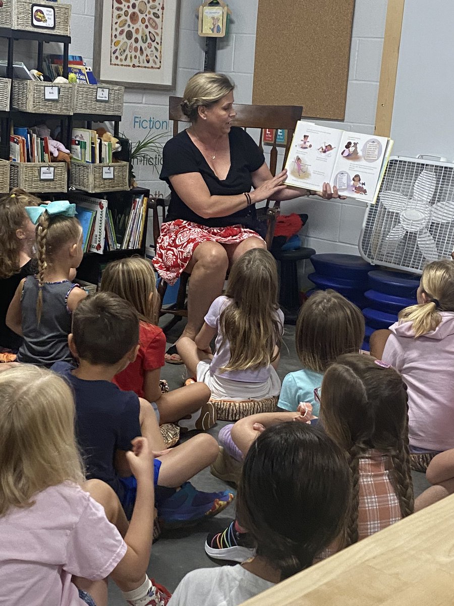 gmlovetolearn's tweet image. Ms. Jansen teaches 2nd graders about what STEM stands for and reads the book, CeCe Loves Science &amp;amp; Adventures. 🔬📚
#STEM #IDEAlab #elemSTEM #LiteracyInContentAreas #LoveLiteracy #Equity #Efficacy #Excellence