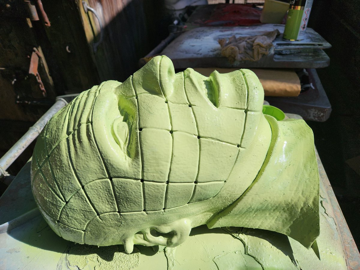 paulbrady47's tweet photo. #3dprint #3Dprinting #3d #pinhead #hellraiser #display https://t.co/ZfM1NElpGc