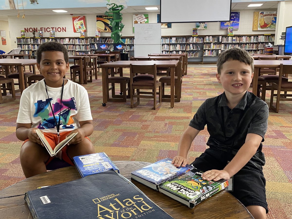 I 💕seeing students at Shady Grove Elementary excited about checking out library books as they return from summer break! #firstday ⁦<a href="/DavieCountySch/">Davie County Schools</a>⁩