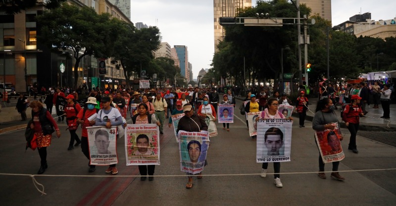 Desinformemonos's tweet photo. #Ayotzinapa ✊| Mario César González, padre de César González Hernández, estudiante desaparecido, cuestionó “la cerrazón de este gobierno al haber firmado un decreto donde se comprometía en dar toda la información que tenía la Sedena”. https://t.co/8AFut2yL6C