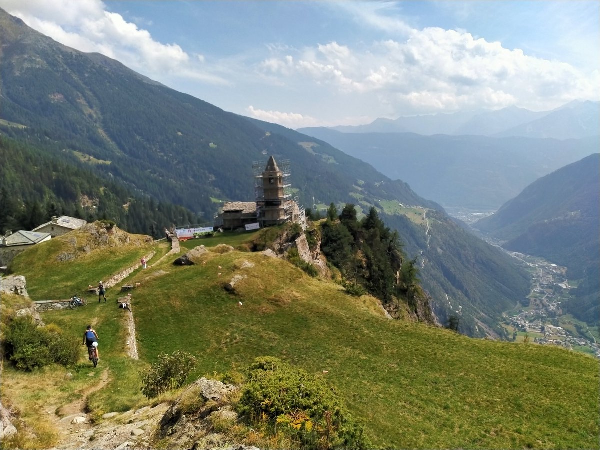 larroser's tweet photo. Descobrint #valposchiavo ๐จ๐ญ en #btt, pujant des de #cavaglia al #berninapass amb el ๐#berninaexpress i pedalant cap a #ValViola, #sanktMoritz ,#passoforcola ๐ฎ๐ช, #sanromerio amb la gelera #morteratsch i #pizBernina de telรณ de fons ๐ธ๐ต๐๏ธ๐ช๐
#cegbtt https://t.co/t2dup3LgY1