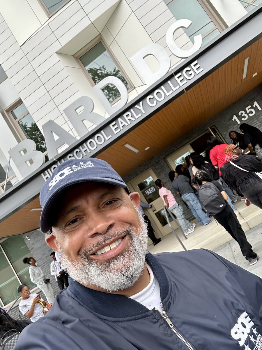 DC_Edvocate's tweet photo. Welcome back to school, DC! Excited to join @BHSEC_DC to welcome students, families, educators, and staff for an amazing 2023-24 school year. The first day of school is an exciting day for everyone! Wishing you all an extraordinary school year. #FirstDayDC #LearningMatters✊🏾 https://t.co/f2pd0hnJB4