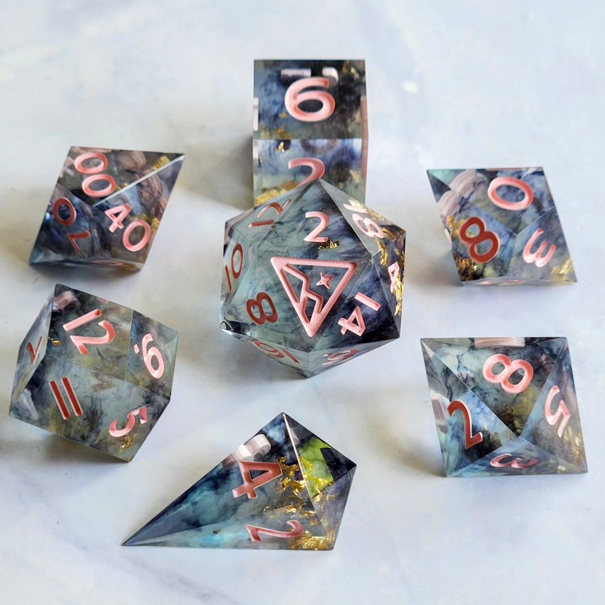 This design hits different with my back up resin. Still beautiful just a little more hauntingly so
#handmadedice #TTRPGs