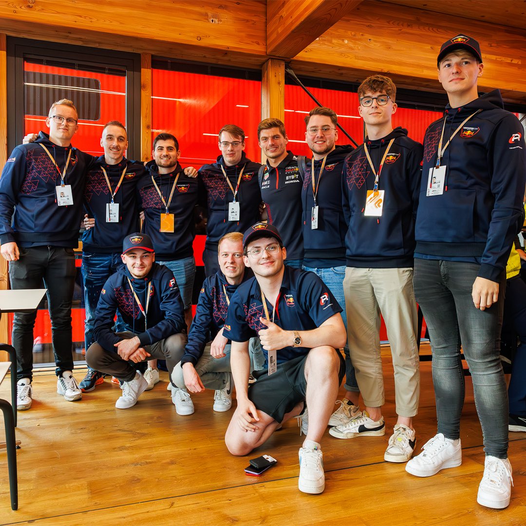 A @VerstappenCOM Racing get-together 👊❤️ The team visits Max at the Dutch Grand Prix 🏁 @redbull