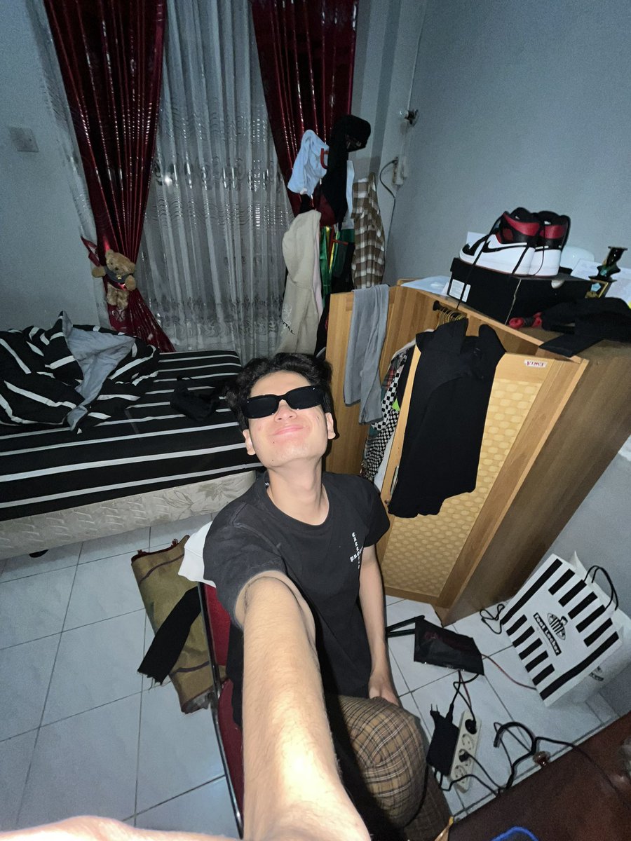 Giparri's tweet photo. mau kasi tau aja klo akun ini masi idup ya ges :3 https://t.co/a0FjJqARqw