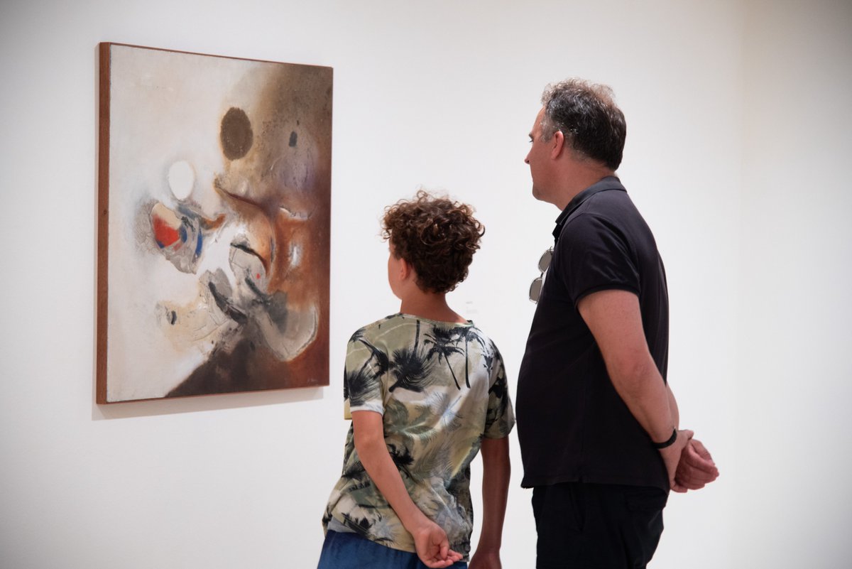 GuggenheimPGC's tweet photo. #BacciRoomTour – La Biennale di Venezia💥

Il nostro tour sta per volgere al termine, ma non prima di esplorare la sala che raccoglie ben 6 dei 16 “Avvenimenti” esposti da Edmondo Bacci alla XXIX Biennale di Venezia, dove gli viene dedicata un’intera sala personale. https://t.co/vqFAyq6XzL