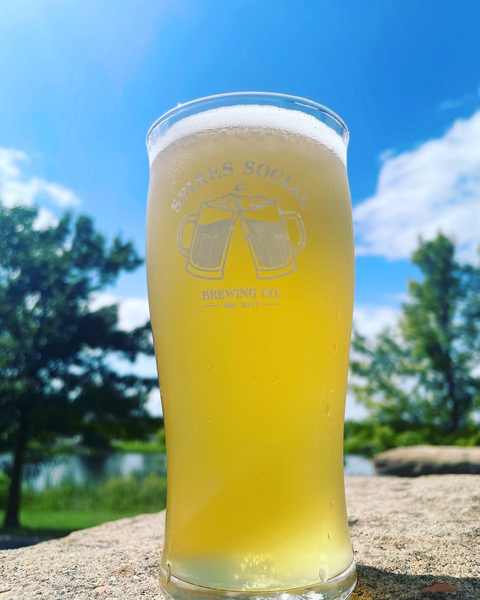 Lager than life
🍺
🍺
🍺
#beerstagram #beerinspires #daysky #brewtiful #lager #beerbynature #ohiobeers #beertography #asseenincolumbus