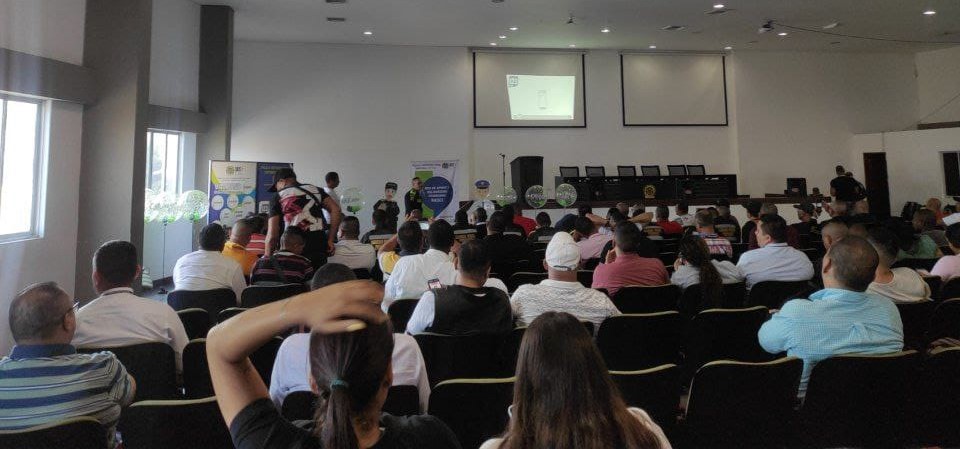 army_vig's tweet image. Compartimos imágenes de nuestra participación en la  última reunión de la #reddeapoyo de la policía nacional en la ciudad de Cali. Juntos trabajamos por la seguridad del país. #seguridadyvigilancia #FelizLunes