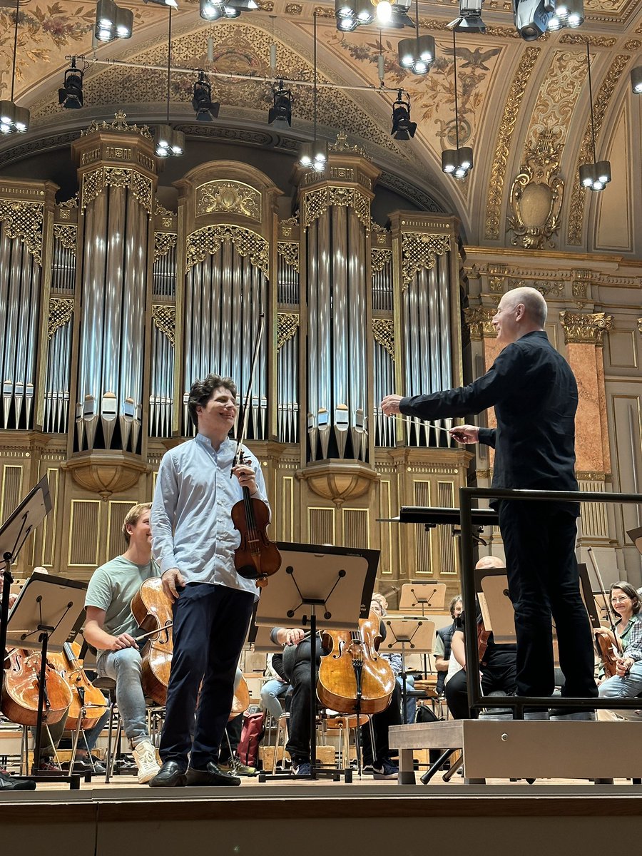 Last rehearsal before leaving for @bbcproms ! Sounding fantastic #augustinhadelich @paavo_jarvi @tonhalle  👏👏👏