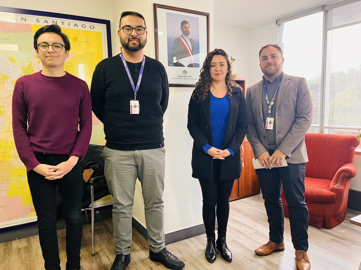 cmds_nunoa's tweet photo. Hoy nos reunimos con la Directora RM de @FOSIS_Chile para poder desarrollar un trabajo colaborativo y apoyar a nuestras #escuelasespeciales. Buscamos abrir espacios para nuevas oportunidades, ya sea en procesos de formación, incentivos económicos y puntos de comercialización. 🤝 https://t.co/l5HhlllD56