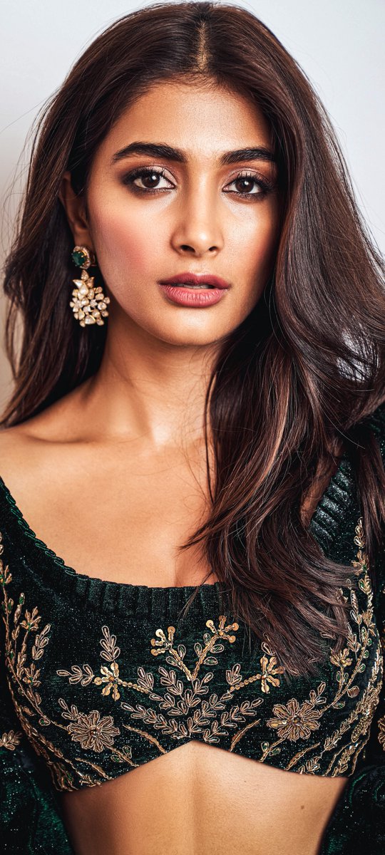 UHQ_TWEETS's tweet photo. #PoojaHegde ✨💫 https://t.co/5aZ5sW1QU4