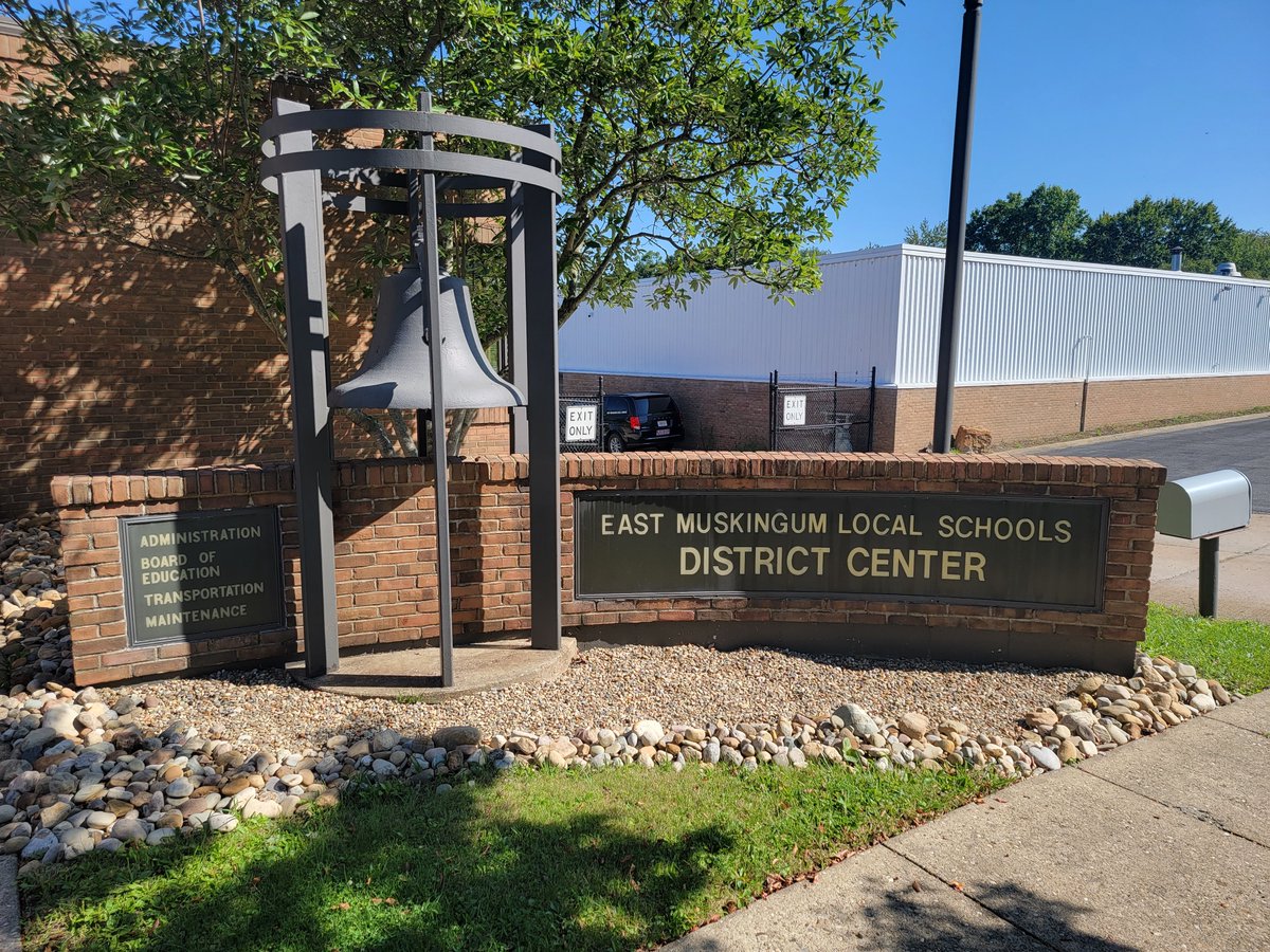 Good morning EM families

Thank you for helping us with a smooth start to the 23-24 school year!!!

Looking forward to our first 5 day school week:)