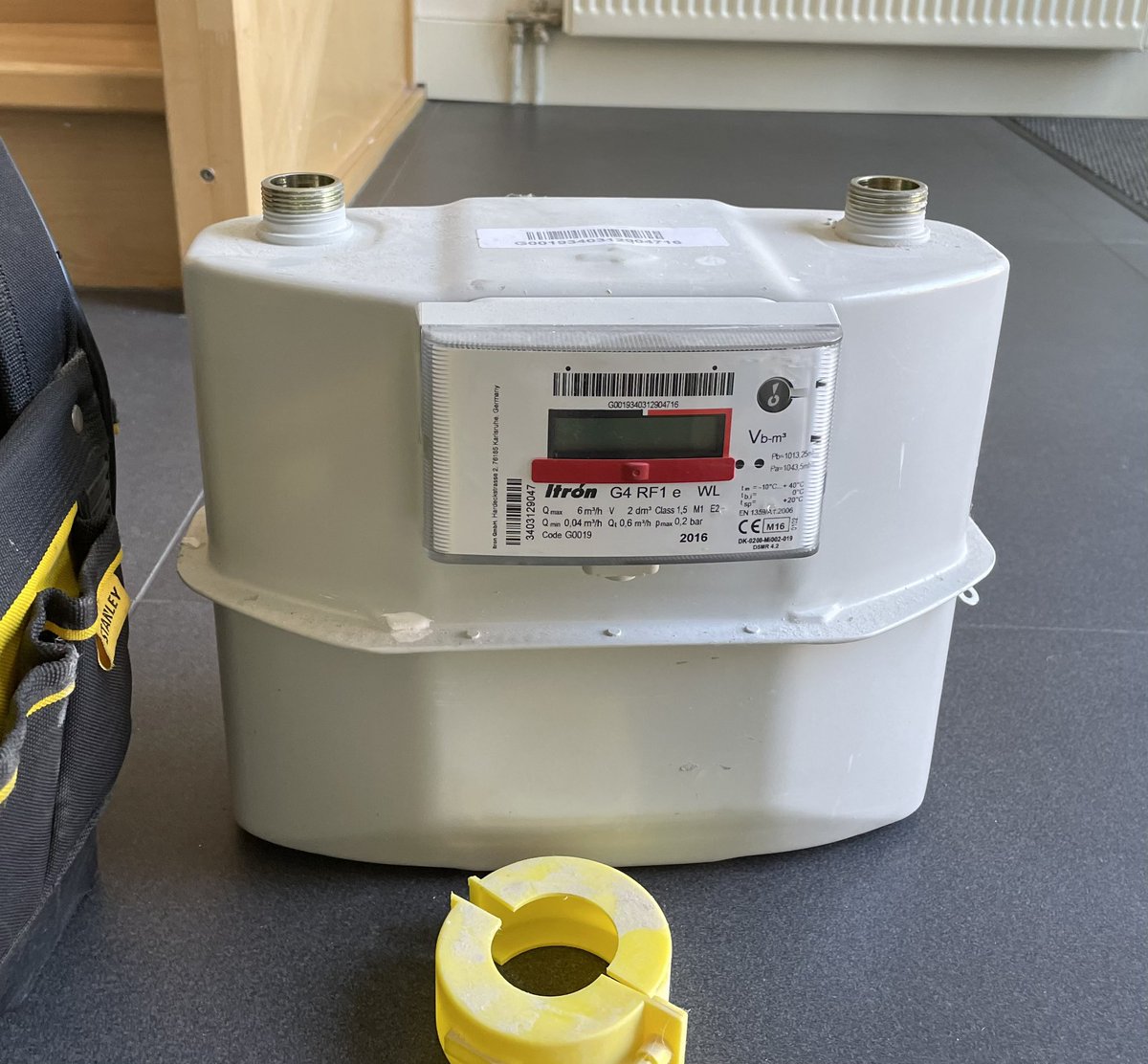 6 jaar nadat we onze woning #gasloos en #energiepositief hebben gemaakt, zijn de laatste relikwieën verwijderd uit het fossiele tijdperk. De energierekening laat zien dat dit een slimme keuze was. Mijn tip: koop je een nieuw bestaand huis ga het #verduurzamen! Doe het grondig.