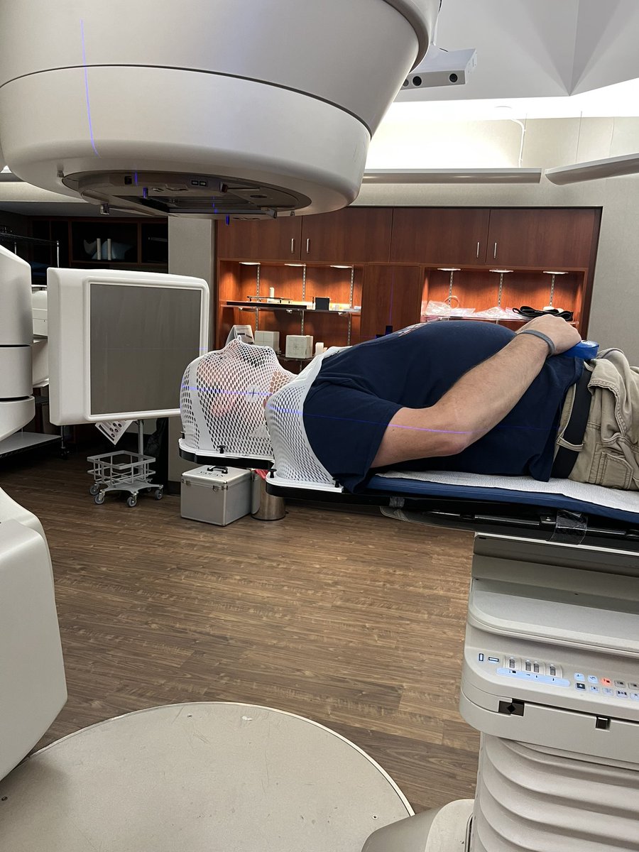 EricMilner6's tweet photo. Last radiation treatment, and yes I rang the bell loud enough for the WHOLE building to hear!  #cancersucks #CancerResearch https://t.co/lKl6SyH9qy