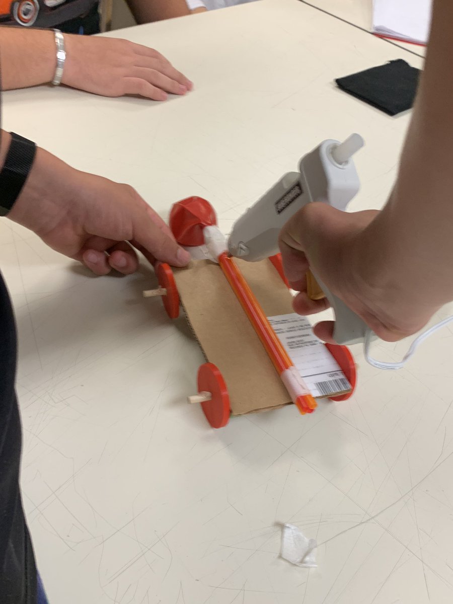 mathgeist's tweet photo. @EHS_Hornets IED students had to design and build a car propelled by a balloon. They got a chance to use their problem solving skills on day 1. https://t.co/oJ5TKPdjnW