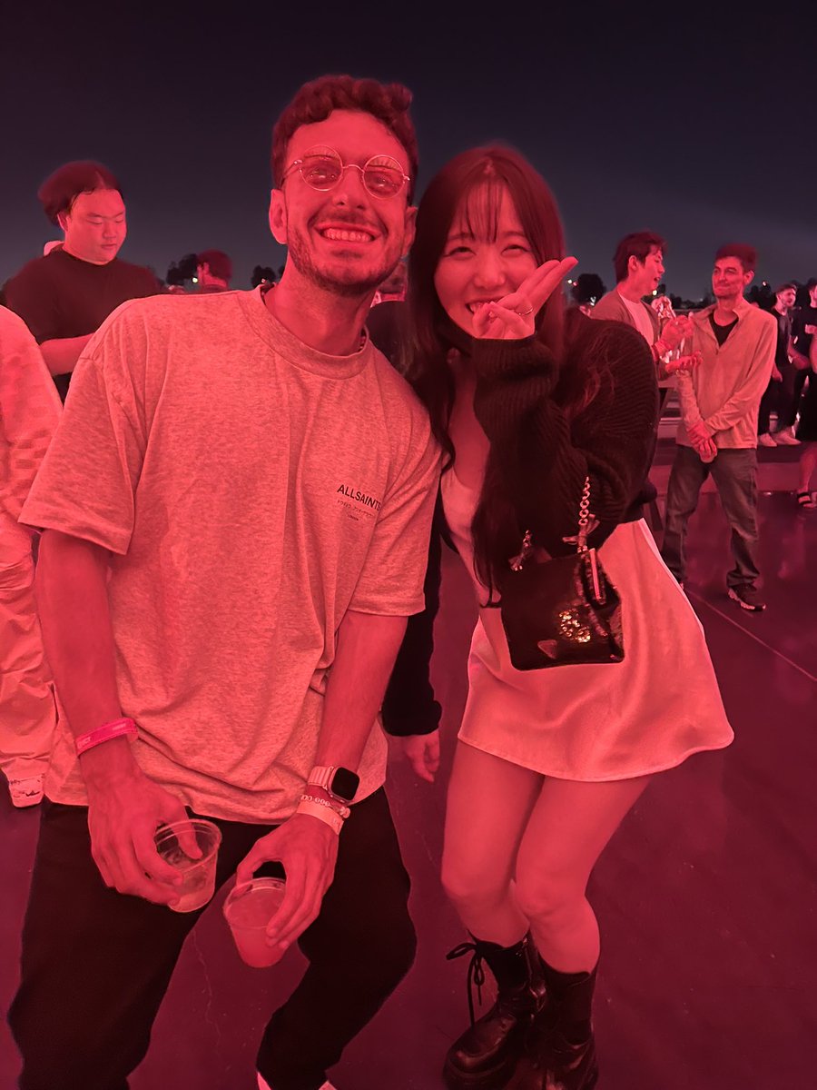 WOW I GOT A PIC WITH MAKO