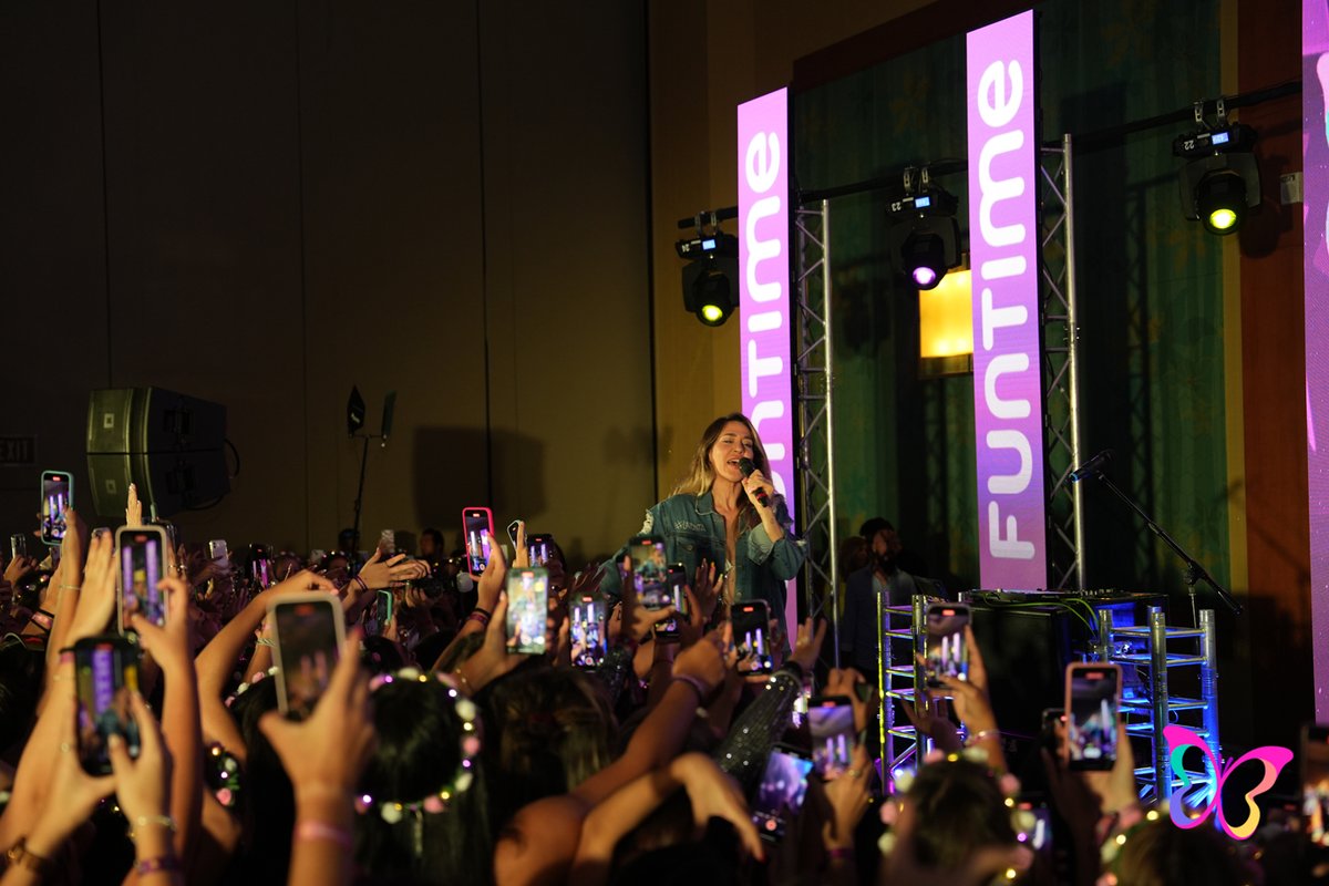 Funtime15's tweet image. El lunes vino con ganas de noches de Funtime 🫶🏼

¿A ustedes también?
 
#MomentoFunTime #FuntimeFriends #FiestaFuntime #Fiestade15 #Viajede15 #DisneyWorld #MisQuinceEnDisney #Miami #Shopping