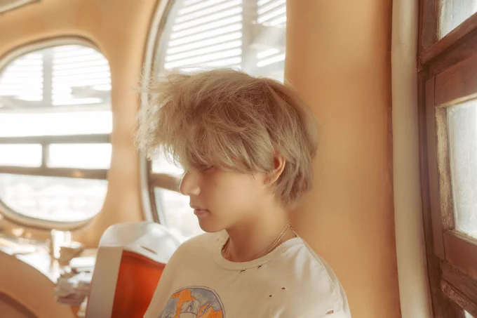 Fluffy hair #LAYOVER_IS_COMING #Layover_V #btsfanart 