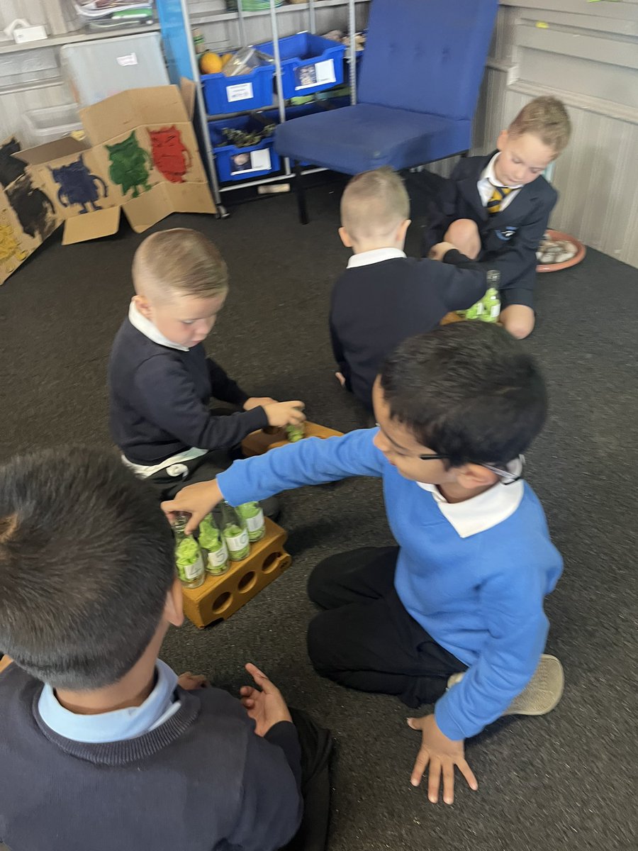 ibroxprimary's tweet photo. Having some fun with our βTen Green Bottlesβ. We even built a wall to put them on #NumeracyFun #NumberRhymes #LearnthroughPlay ππ https://t.co/K09204Zx2C