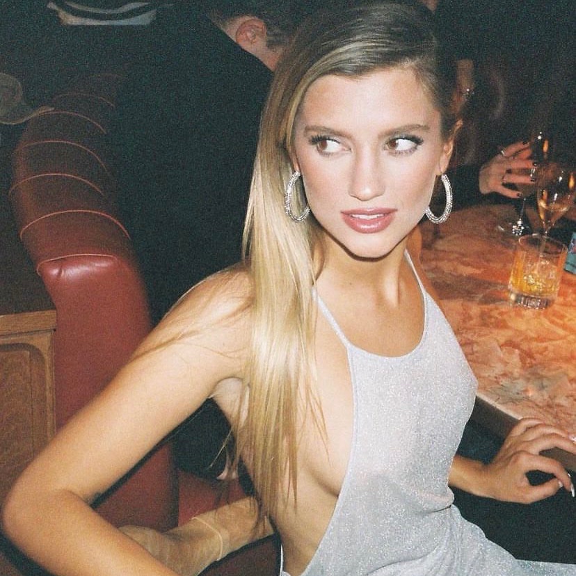 Whatagoodfoe's tweet photo. Happy birthday, Mia. Thank you for Shelby Goodkind, thank you for Shoni, and thank you for you. https://t.co/zCz8g5U3cS