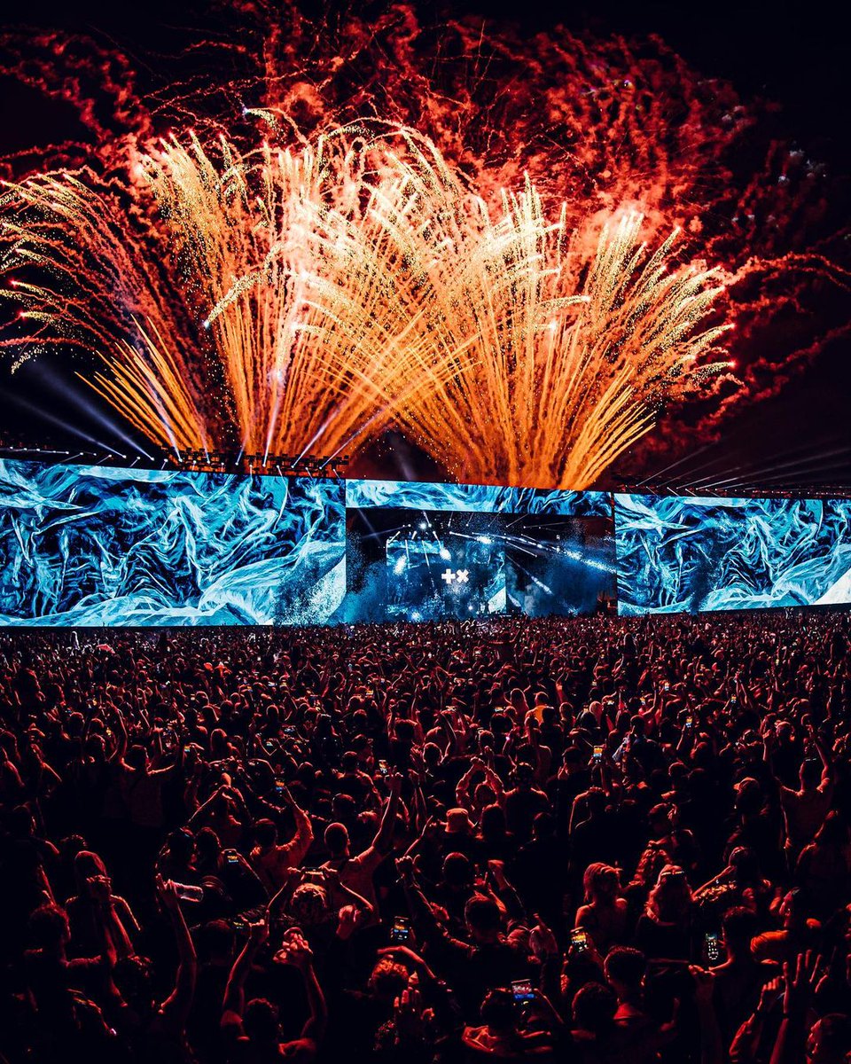 MartinGarrix's tweet photo. Thank you @Creamfields that was so so fun! 🔥🔥❤️❤️ https://t.co/fzmn25Iwho