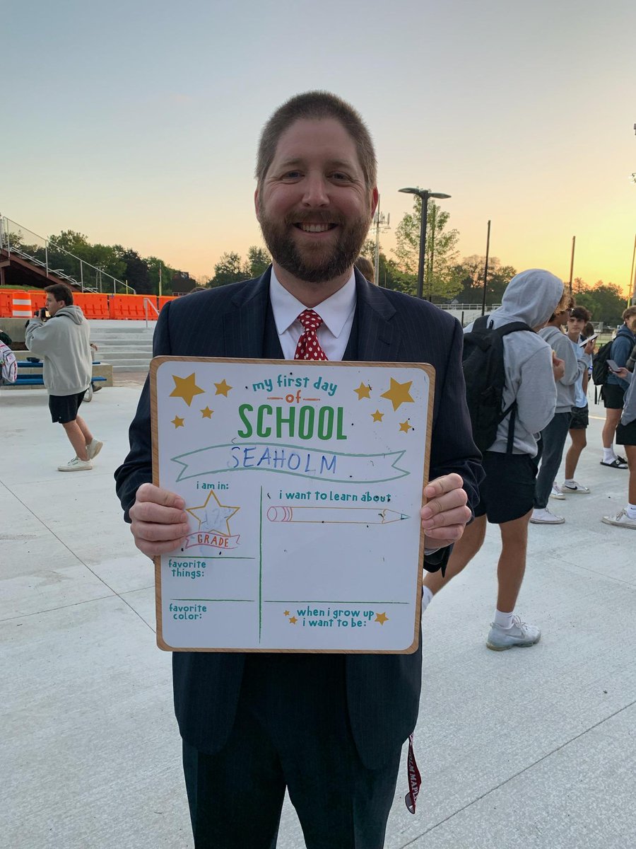 Great first day here at Seaholm! I had the pleasure of starting my morning off with our "Senior Sunrise" and our great class of 2024. A fun way to start the new year!