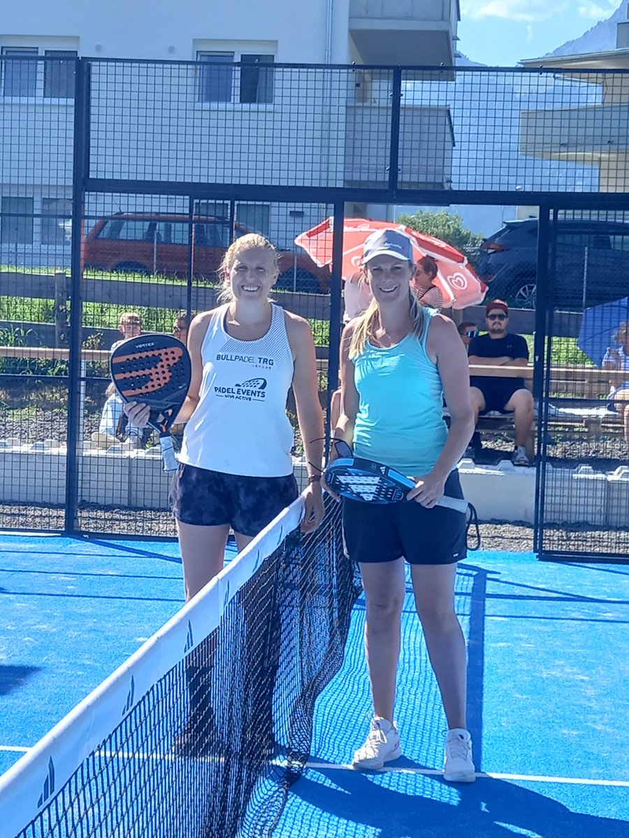 RebecaFernNied's tweet photo. In the opening of the new Padel Courts in Reutte-Austria with Niki Hosp #skirenläuferin https://t.co/OF5BtJrRbQ