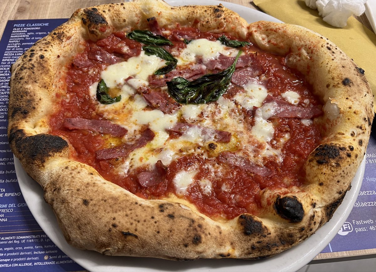 Pizza napoletana 🤌🏻🇮🇹