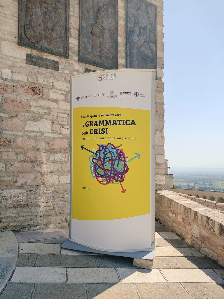 gdbalista's tweet photo. #percorsiassisi #lagrammaticadellecrisi https://t.co/NTKty3Oljo