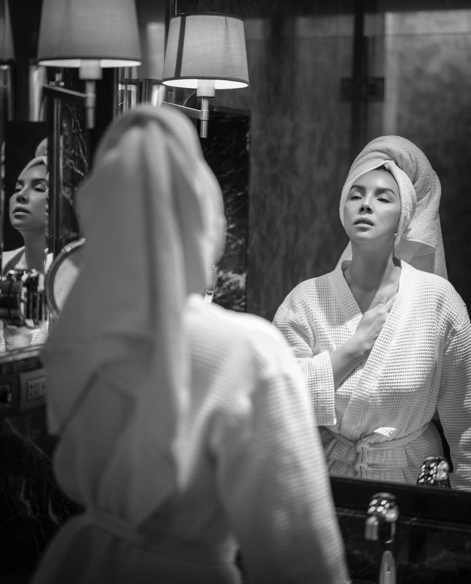 C_Aguilar's tweet photo. Love yourself as much as you want to be loved. 
Goodnight 💫 https://t.co/Zd12NKNr0t