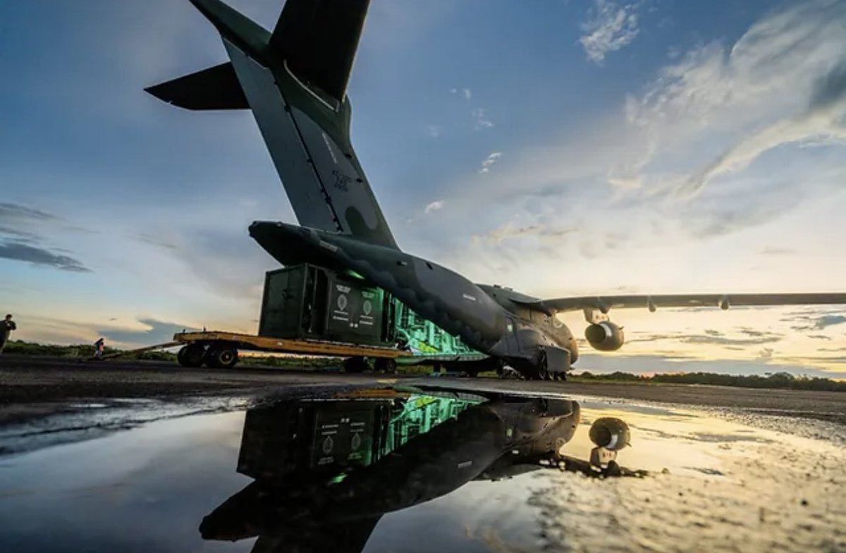 PucaraDefensa's tweet photo. Brasil: @Embraer y el @exercitooficial completan con éxito la primera prueba del #radar #M200 #Vigilante
@ABIMDE_ @DefesaGovBr @santiagoR24 #kc390 #millenium @fab_oficial #control #vigilancia #transitoaereo
https://t.co/5qNtW30P20 https://t.co/TSNLIjECs1