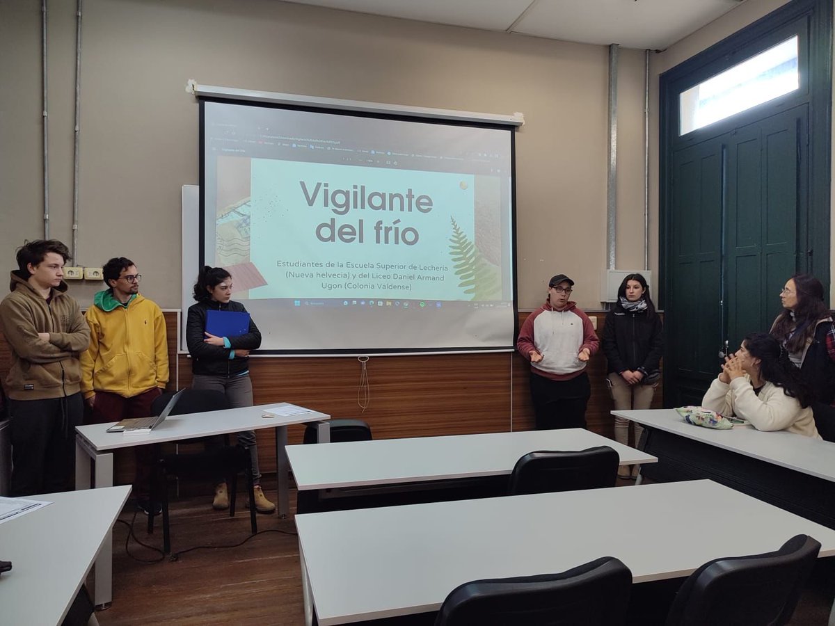 lavozdelaarena's tweet photo. Estudiantes del Liceo DAU de Valdense y de la Escuela de Lechería de NH presentarán en la Feria de Clubes de Ciencia de Rosario un mecanismo de alerta para que detectar fallas en los tanques de frío de leche puedan prevenir la pérdida de la producción. https://t.co/31np6SmKHv https://t.co/y5HJAsqUVx