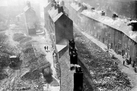 ronmanagernottm's tweet photo. The clearing of Narrow Marsh in 1925. https://t.co/uy944ERC4H