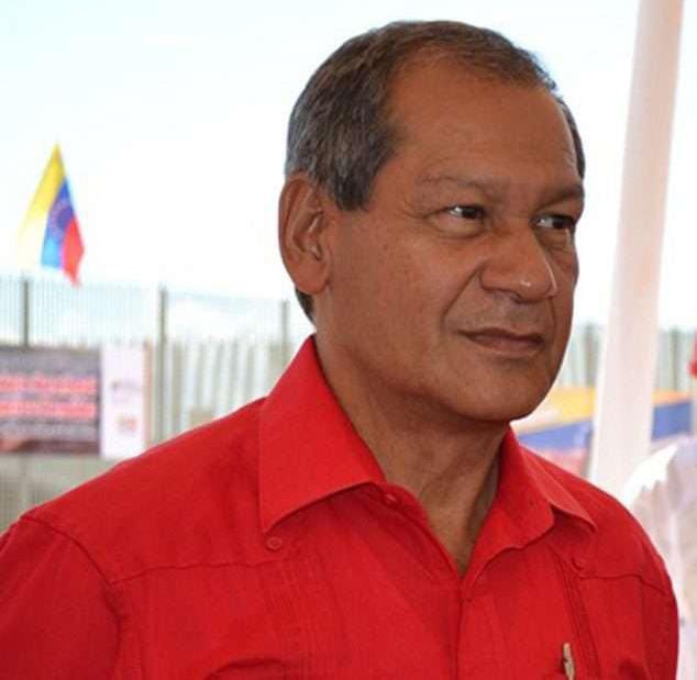 Que triste noticia el cambio de paisaje de nuestro querido Prof. Luis Acuña, Ministro del Presidente Chávez, Diputado a la AN, Gobernador del estado Sucre, Embajador de Venezuela en Canadá, Revolucionario y Líder Social. 
Hasta la Victoria Siempre querido Camarada!!!