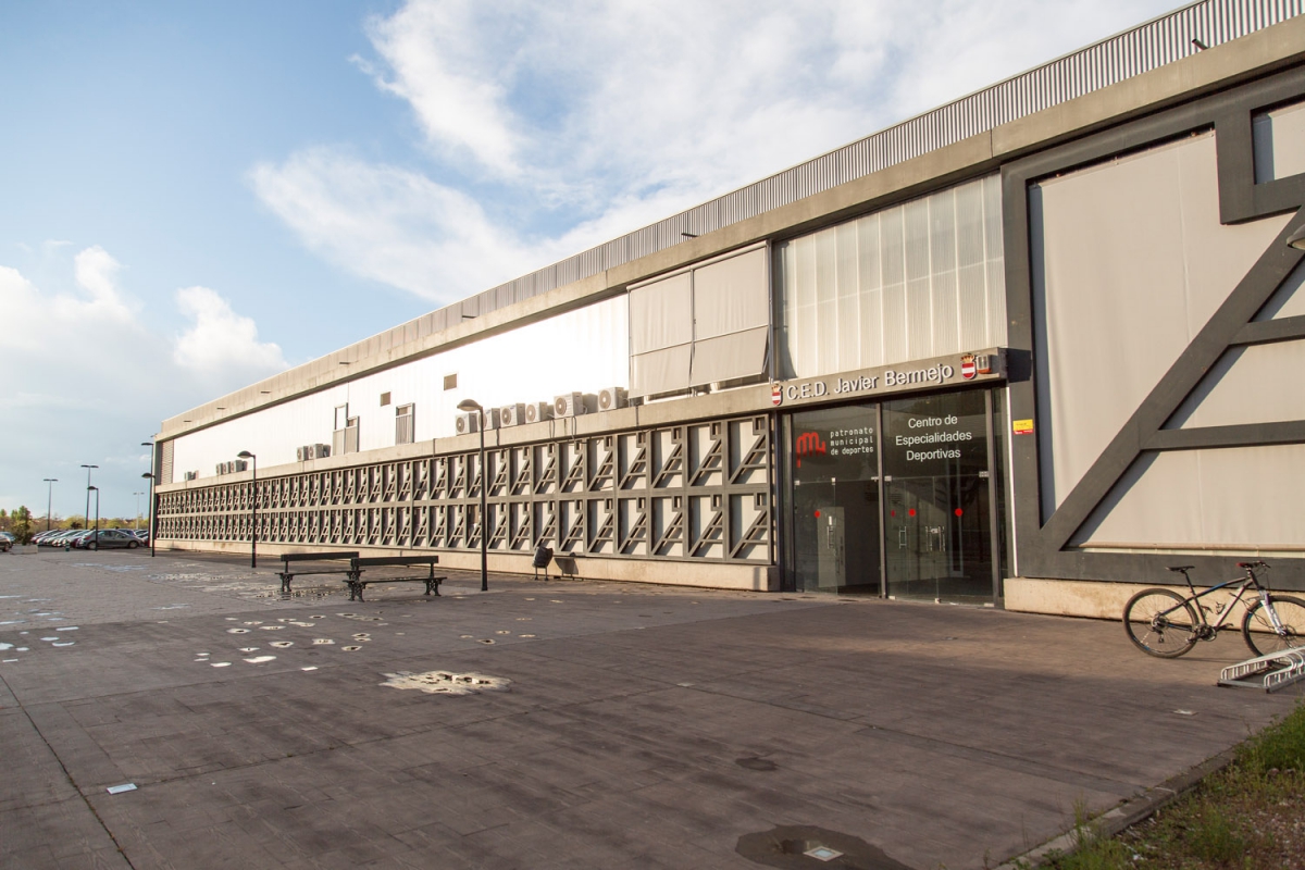 Lanzadigital's tweet photo. El Ayuntamiento de Puertollano estudia la posibilidad de realizar un "botellón controlado" - https://t.co/zjArKkasSq https://t.co/QeoOTmkcch
