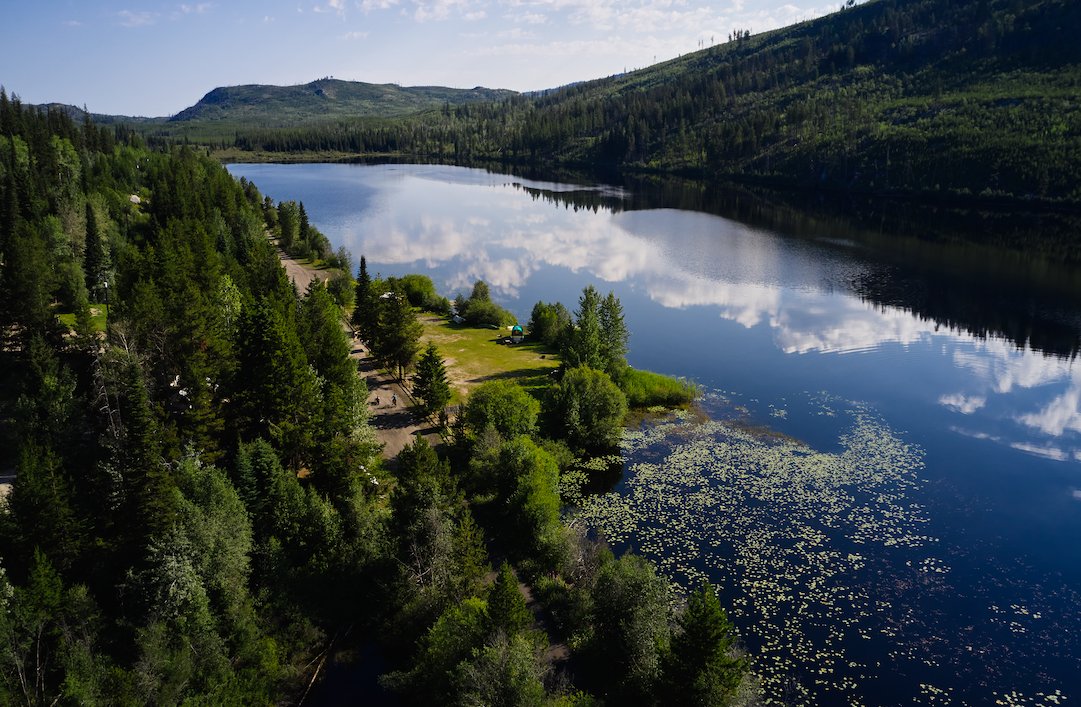15 km (9.3 mi) from Naramata is Chute Lake. 🏊 Go for a swim, 🎣 bring your fishing rod, ⛰️hike around the lake, or 💤 stay the night, all at Chute Lake!

📷 Destination BC/Hubert Kang
@discovernaramata @chutelakelodge

#ChuteLake #KVR #ThompsonOkanagan  #DiscoverNaramata