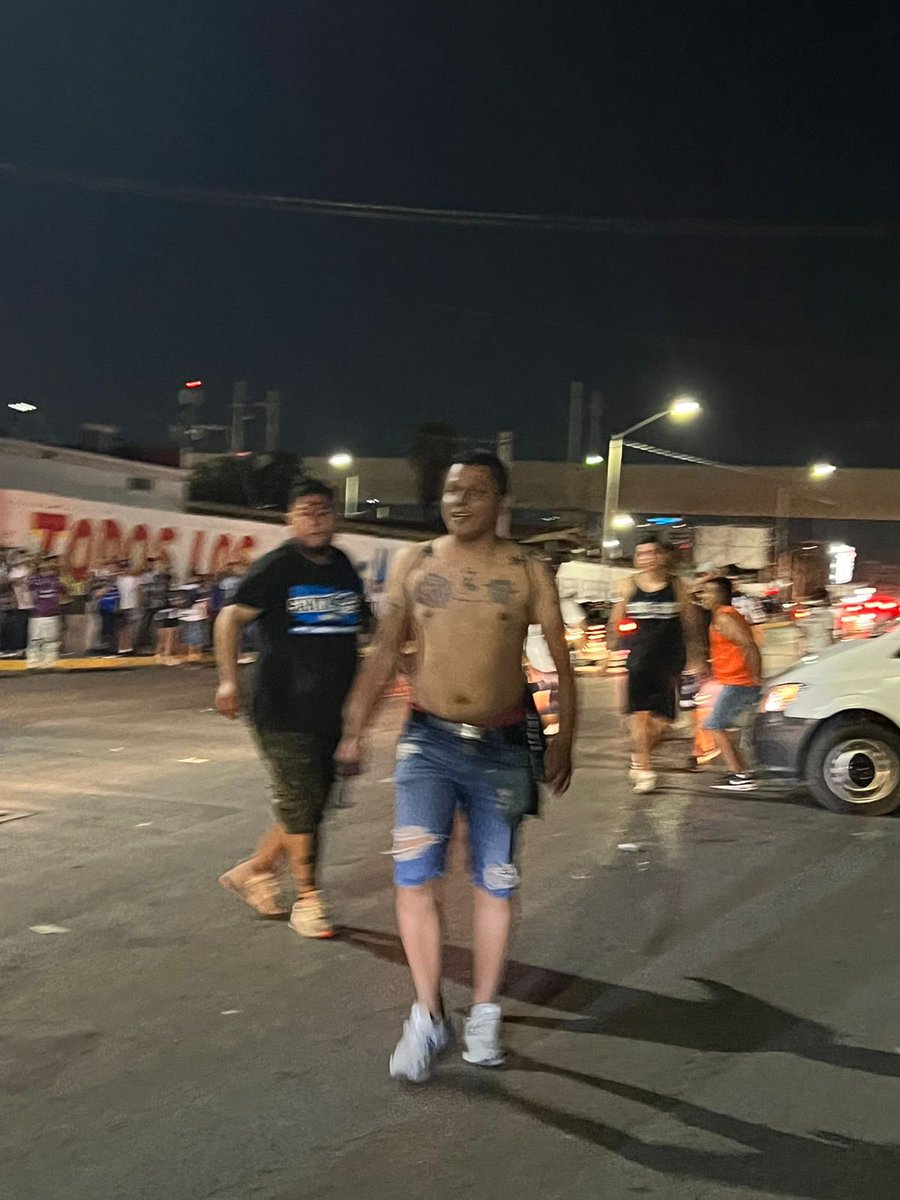 aguilaar11's tweet photo. Aquí están, ellos fueron los que participaron en la golpiza al paramédico. 
Espero y el Club y las autoridades pertinentes tomen las medidas correspondientes. https://t.co/LBkLKBvyZO