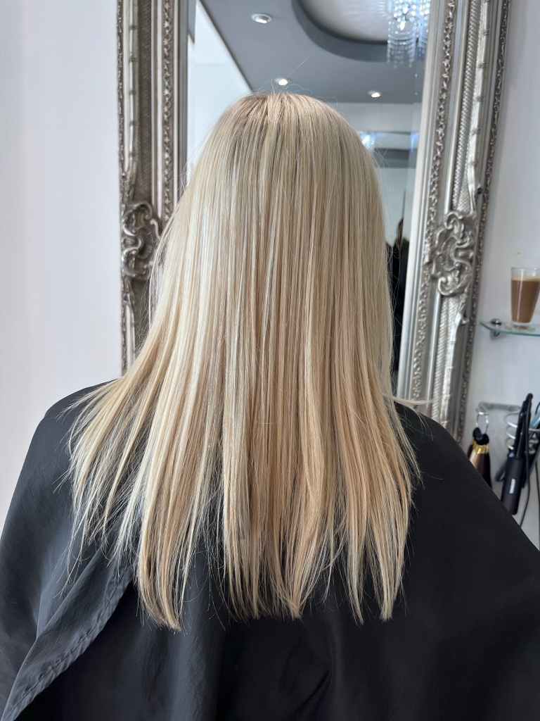 Invisible Weave ✨ visit our blog post about the best method for you 

carmenwalkerhair.com/blog/what-hair…

#northamptonhairstylist 
#northamptonhairextensions
#carmenwalkerhair #hairextensions #northamptonhair #northamptonsmallbusiness #northampton