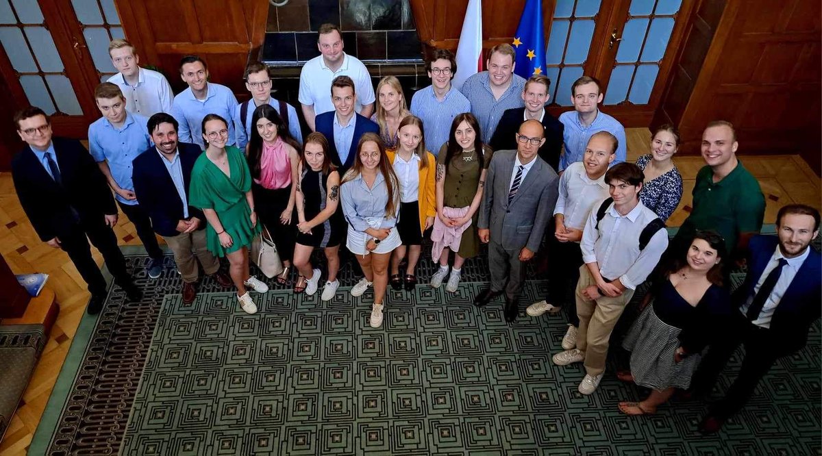 It is always inspiring to exchange with young and engaged audience! Such was the￼￼ 🇵🇱-🇩🇪group brought to Berlin by <a href="/pnwm_dpjw/">PNWM</a>.

We touched upon a broad spectrum of themes: from 🌏 global politics, the future of Europe￼🇪🇺, through￼ 🇵🇱 support for ￼🇺🇦, to bilateral challenges.