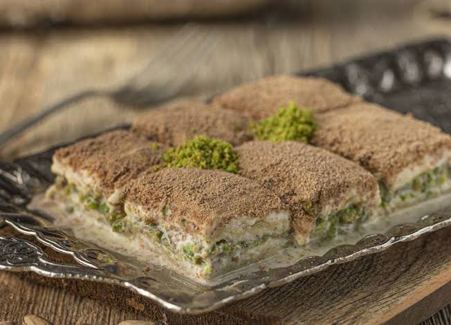 ulanburki's tweet photo. vizyon sahibi insanların en sevdigi baklava budur ag https://t.co/rjtEjGlRqa