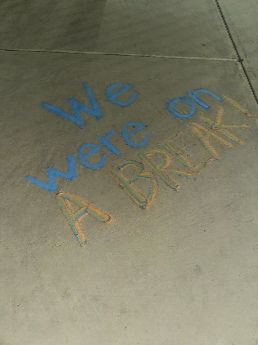NISDWernli's tweet photo. Our FABULOUS PTA Fβ’Rβ’Iβ’Eβ’Nβ’Dβ’S surprised us with fun welcome back messages! @lorimshaw @mrsfeldt5 #wellbethereforyou #RootEdWernli https://t.co/husMZBvGc0
