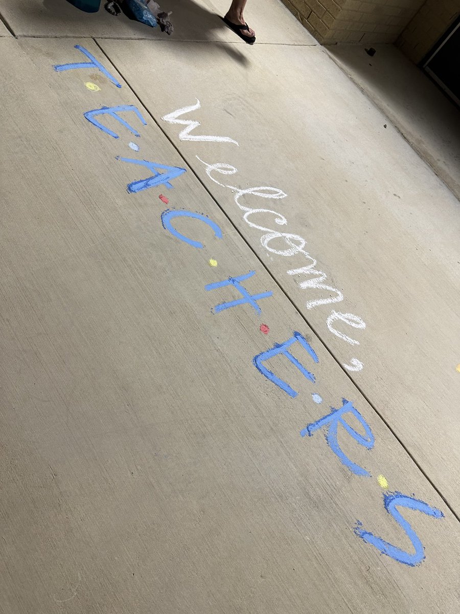NISDWernli's tweet photo. Our FABULOUS PTA Fβ’Rβ’Iβ’Eβ’Nβ’Dβ’S surprised us with fun welcome back messages! @lorimshaw @mrsfeldt5 #wellbethereforyou #RootEdWernli https://t.co/husMZBvGc0