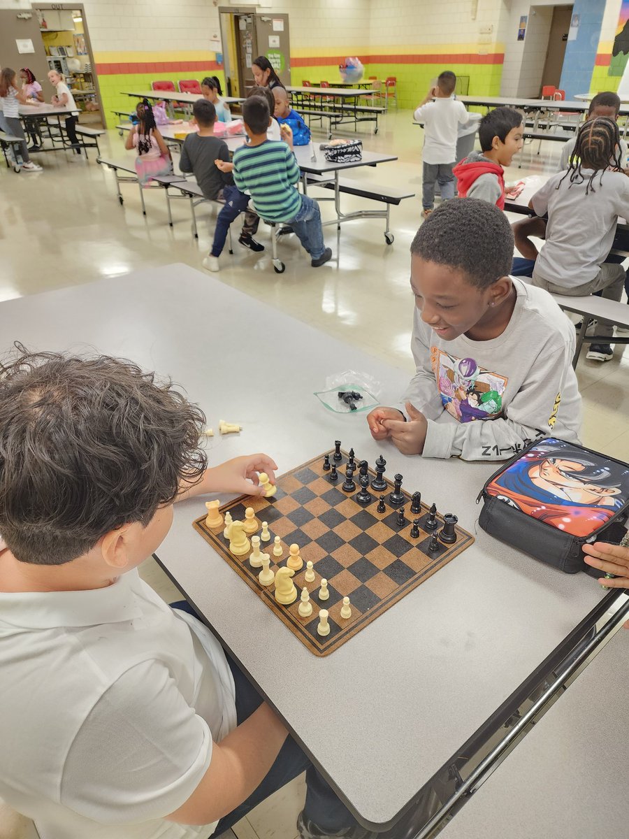 PrincipalWunder's tweet photo. Nothing better then watching our #CCB34 3rd graders honing their chess and uno skills during lunch on their first day back to school. @BaltCitySchools @SonjaSantelises @John_L_Davis_Jr @PlaceTos https://t.co/5FpVEcSVbI
