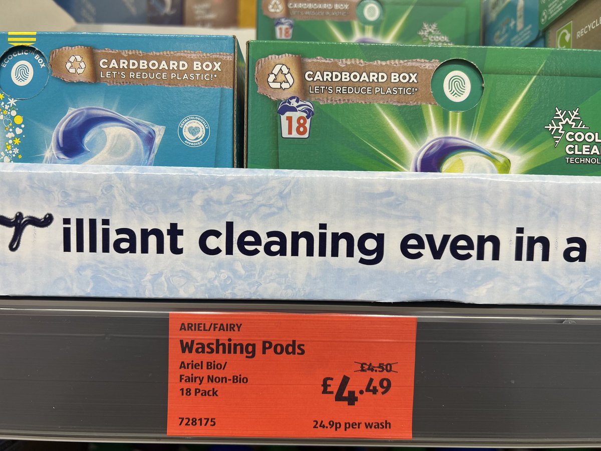 ⁦<a href="/AldiUK/">Aldi Stores UK</a>⁩ this bank holiday special discount made me chuckle! 😀
