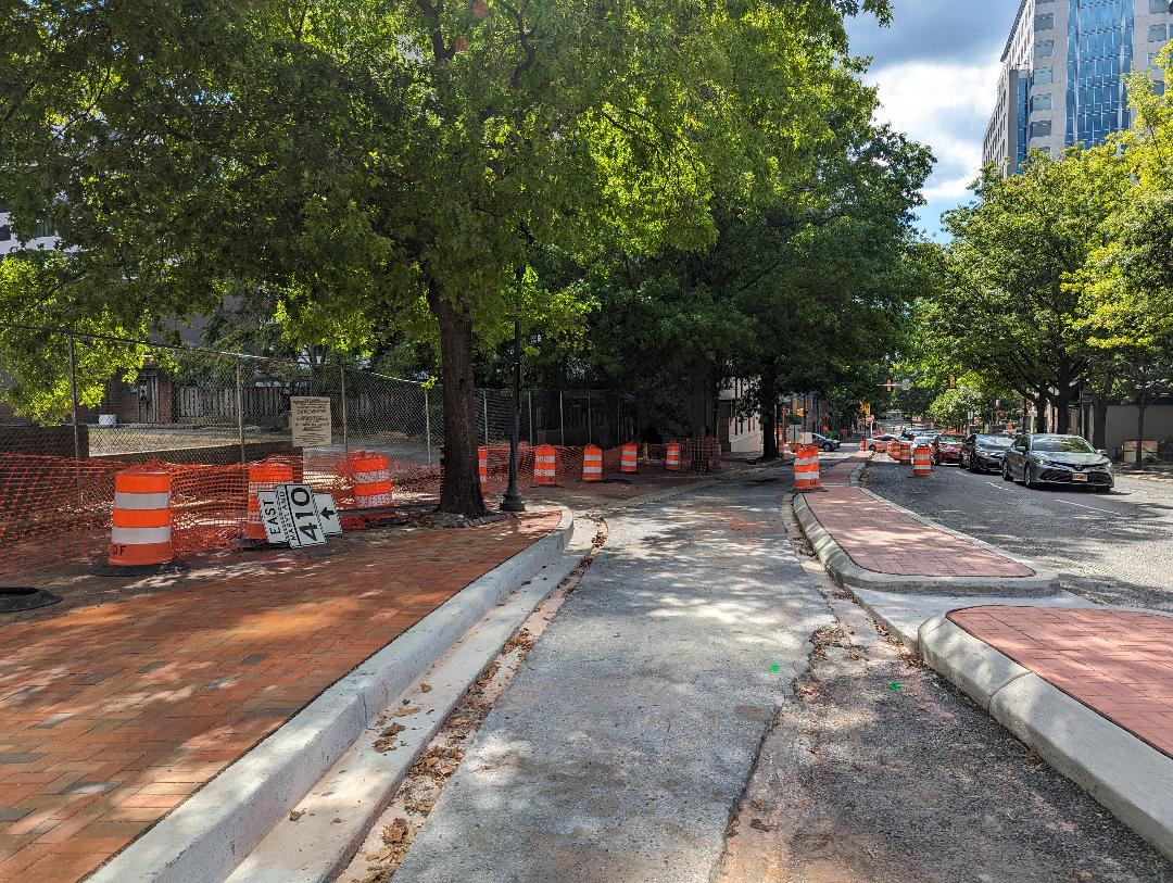 Montgomery Lane Bethesda Bikeway construction update (Photos)

robertdyer.blogspot.com/2023/08/montgo…

#MoCo #DC #BikeMoCo