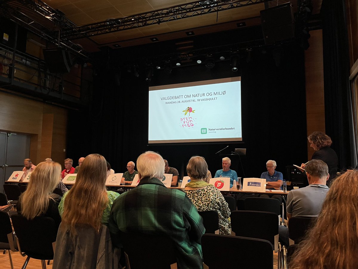 Utrolig spennende å få innlede til politisk debatt om klima og miljø i Lørenskog kommune. Takk <a href="/Naturvern/">Naturvernforbundet</a> for muligheten!
